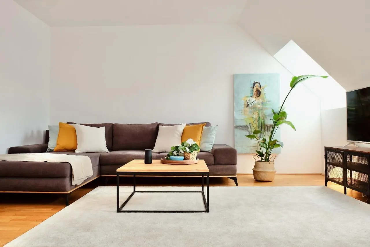 Triple A Apartments Вена