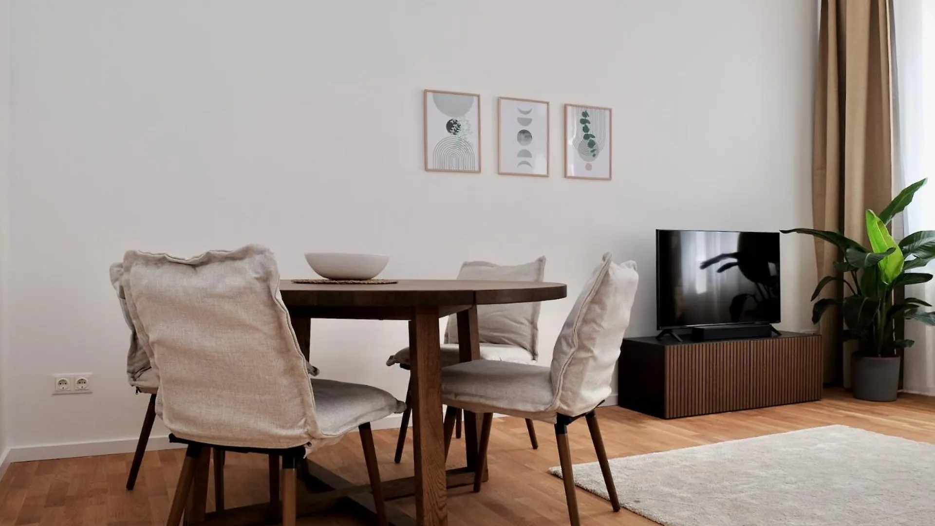 Triple A Apartments Вена