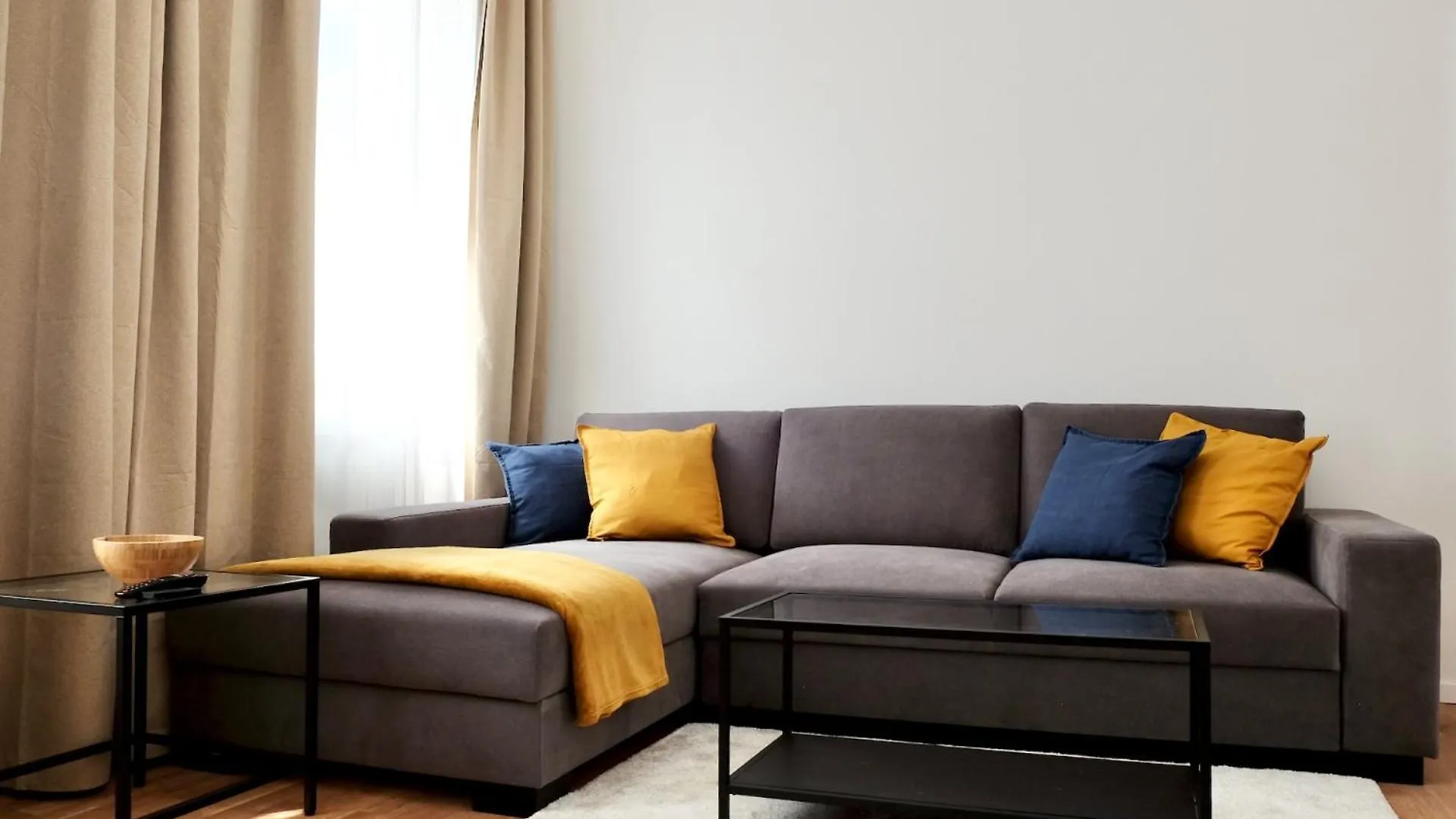 Triple A Apartments Вена 0*,