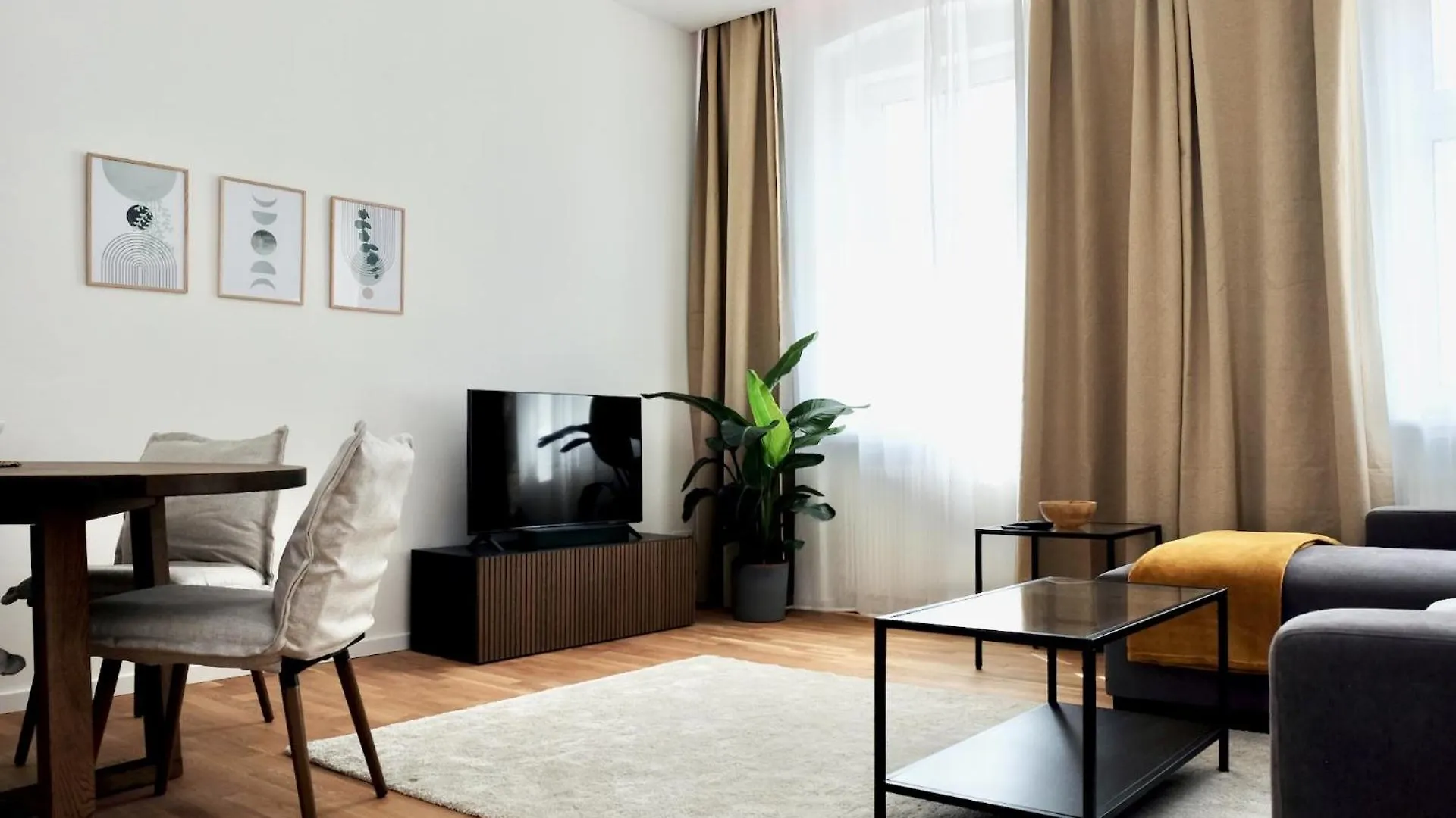 Triple A Apartments Вена