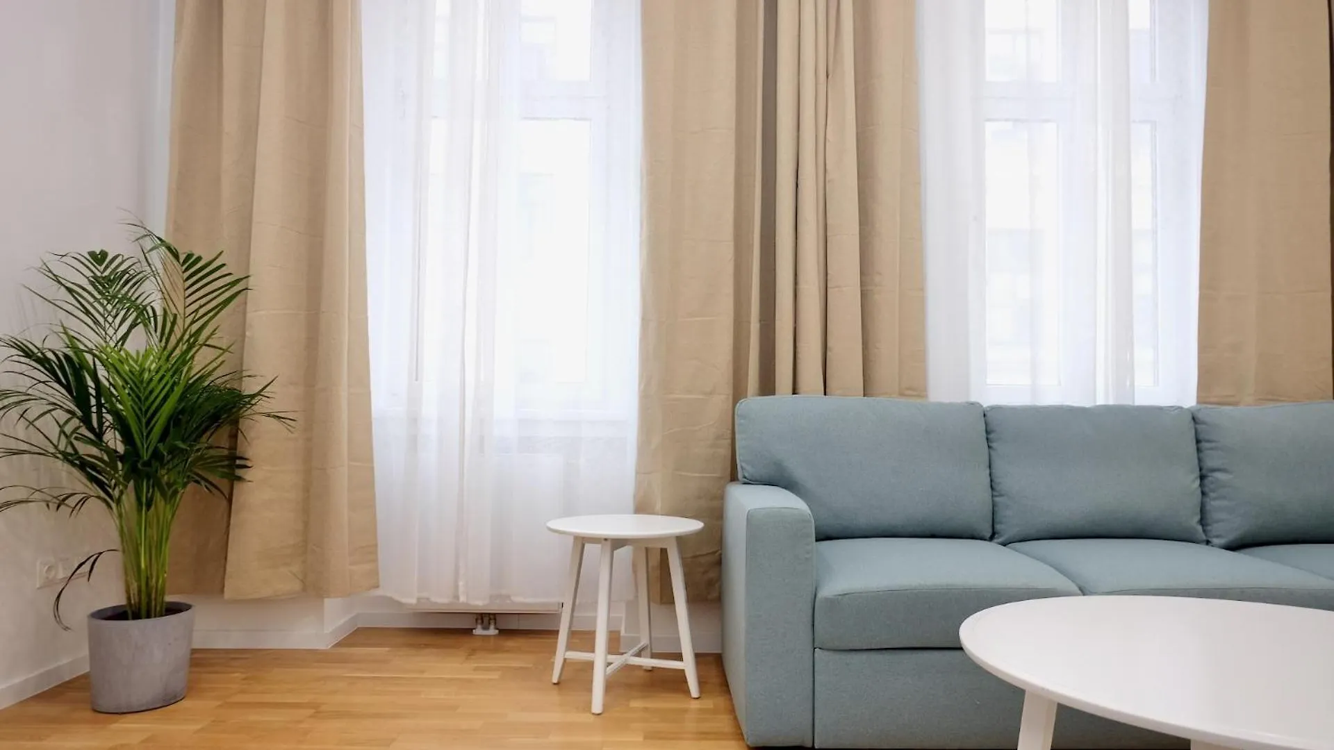 Triple A Apartments Вена 0*,  Австрия