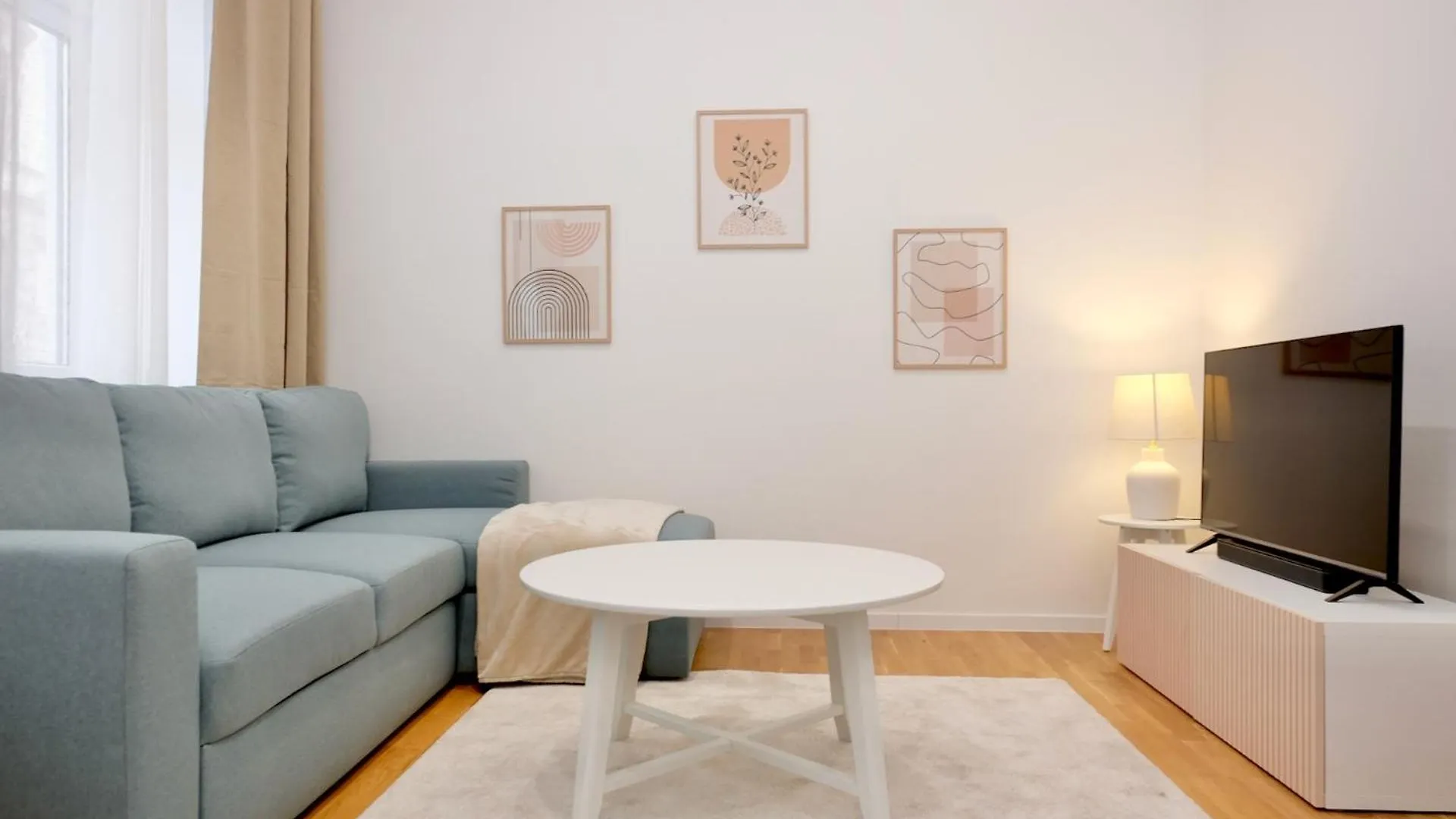 Triple A Apartments Вена