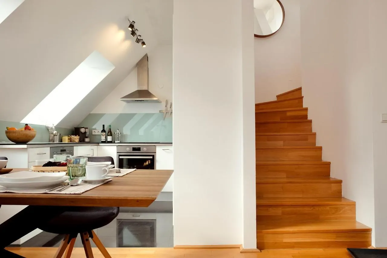 Triple A Apartments 비엔나