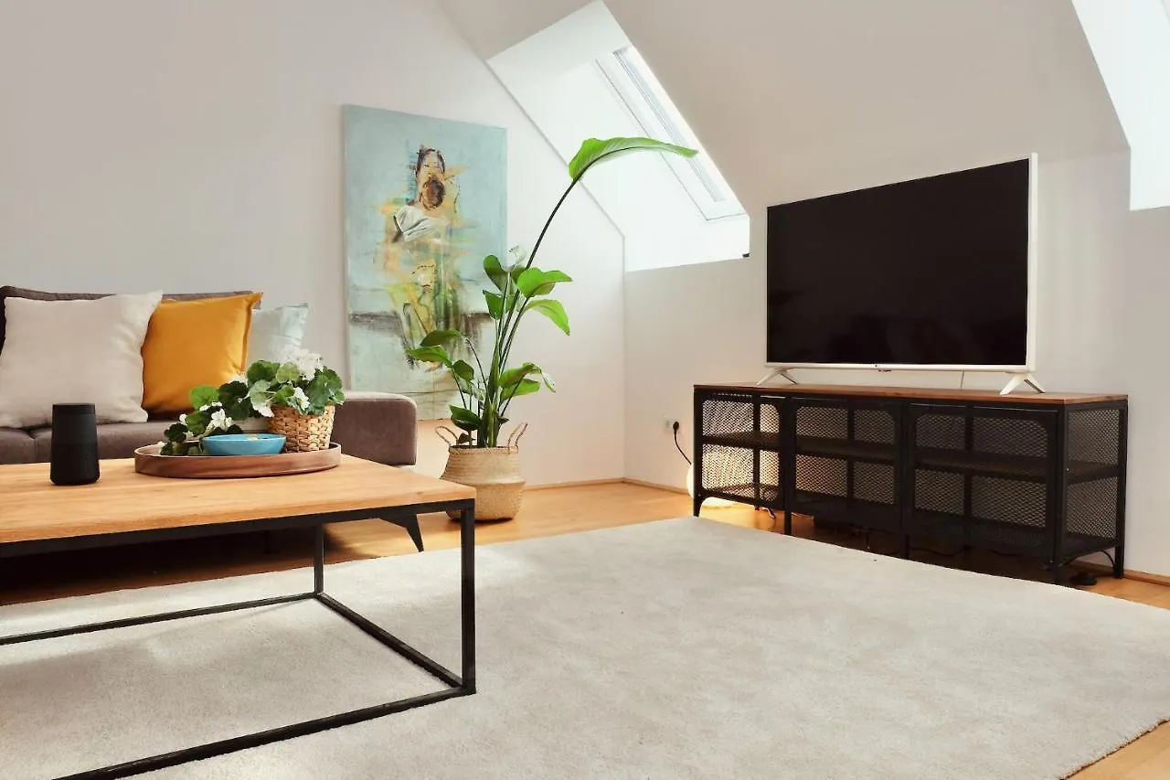 Triple A Apartments 비엔나