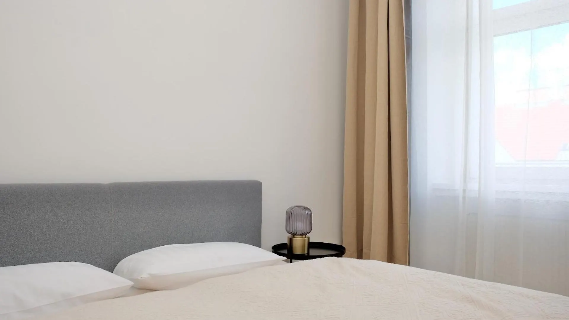 Triple A Apartments 비엔나 0*,